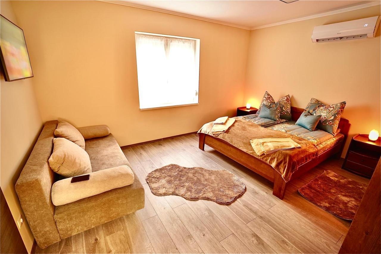 Bed and Breakfast Bacchus Pub Es Panzio Dunaharaszti Exterior foto