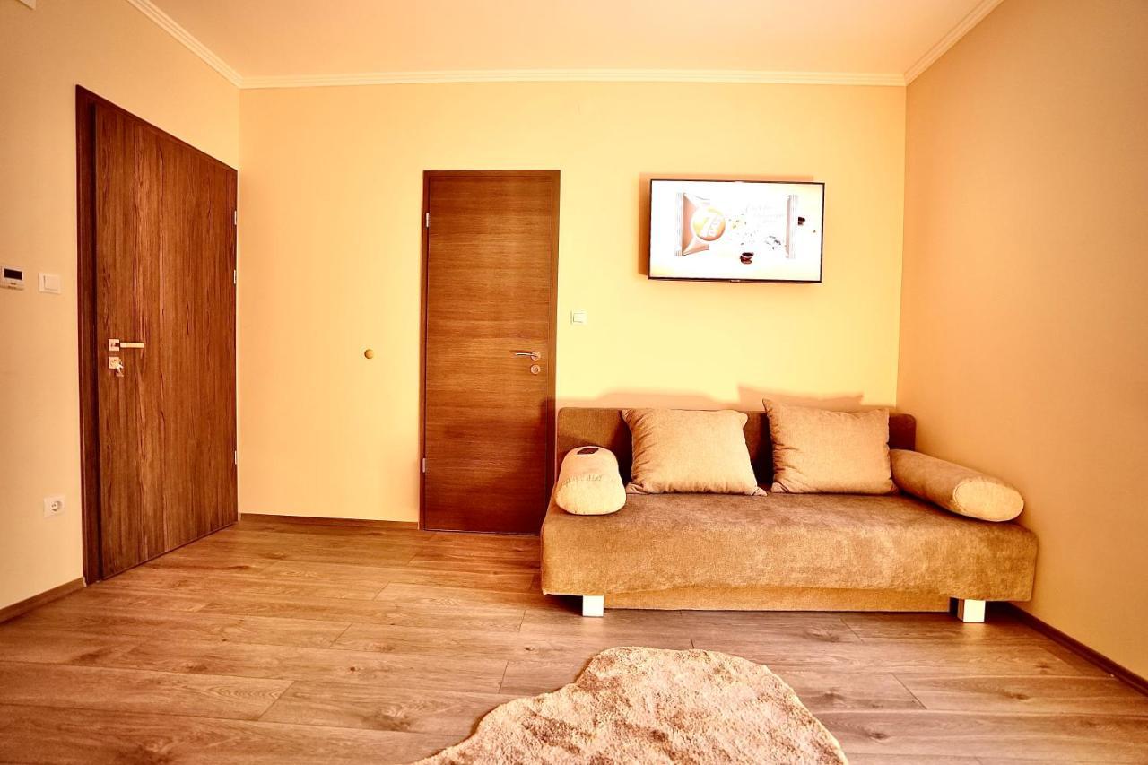 Bed and Breakfast Bacchus Pub Es Panzio Dunaharaszti Exterior foto